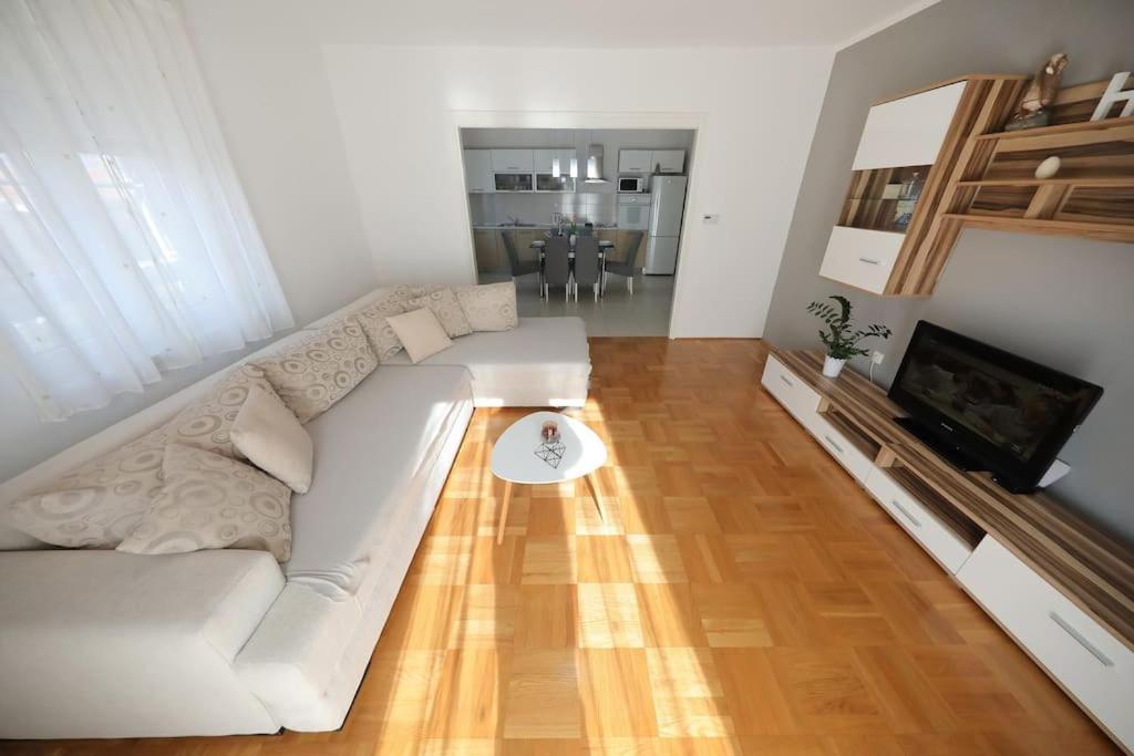 Luxury Apartment Petra With Private Pool Zadar Exterior photo